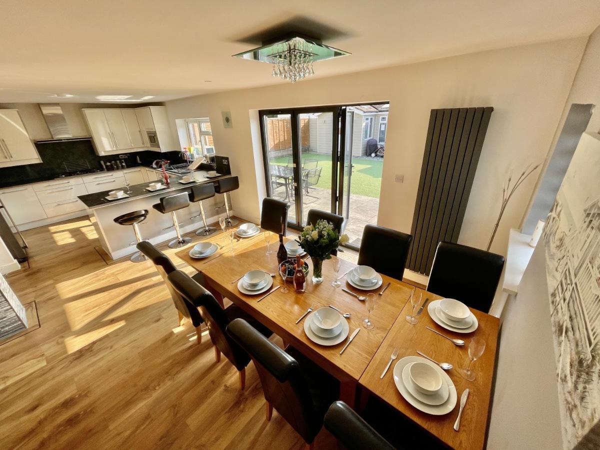 Four Corners Holiday Home Hot Tub & Sauna Ferndown Exterior foto